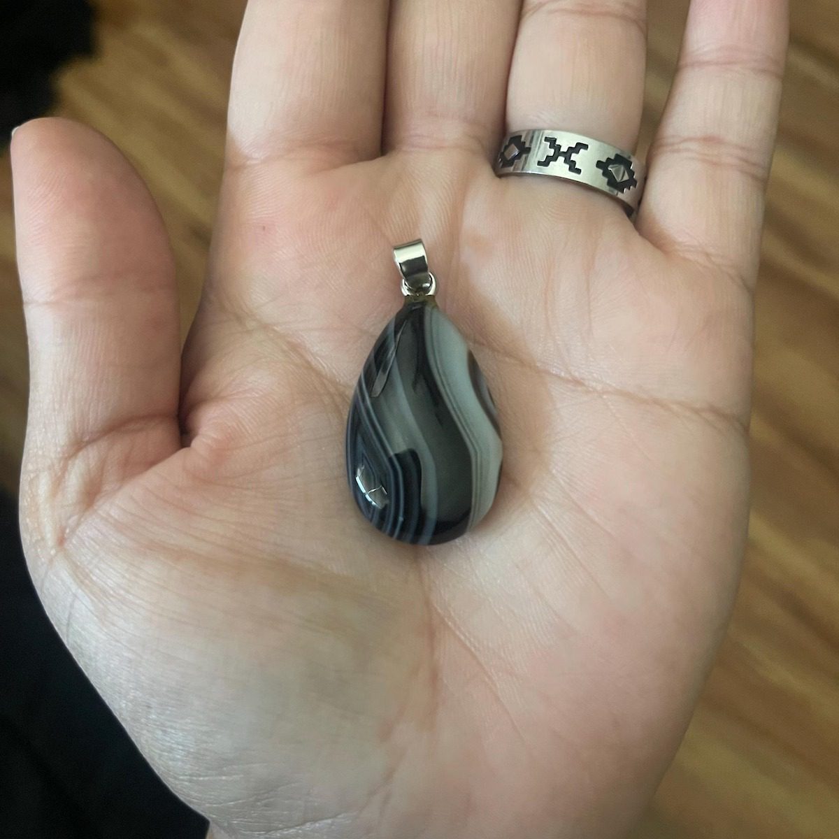 How to Make a Teardrop Gemstone Pendant